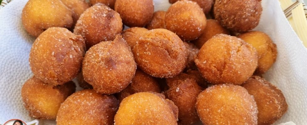 Bolinho de Chuva de Fubá: A Delícia Mais Rápida e Fácil Que Você Jamais Vai Esquecer